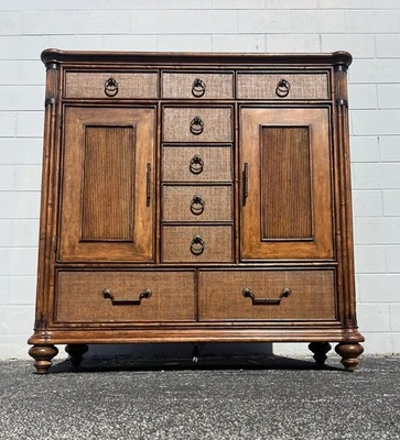 Pecho de caballero Tommy Bahama Home Bali Hai Balencia Foto 1 de 4