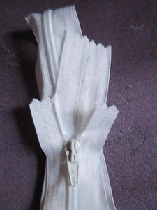 5 mm Unteilbaren Kunststoff Reißverschluß Länge ca :160 cm Farbe : Weiß (K W 159 - Picture 1 of 2