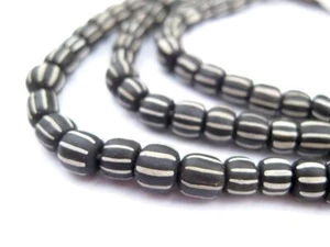 Vetro cilindro bianco e nero Java perline di uva spina 5 mm Indonesia - Foto 1 di 1