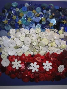 Buttons RED WHITE & BLUE plus GOLD STARS LARGE LOT 700 + Count $8Sh - Picture 1 of 14