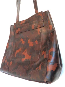 Frye Leather Bag Purse Charlie Simple Tote Shoulder Brown Camo Deep Pockets - Picture 1 of 23
