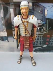 FIGURA DOCTOR WHO * SOLDADO ROMANO Y ACCESORIOS * JUEGO FUEGOS DE POMPEYA - Imagen 1 de 2