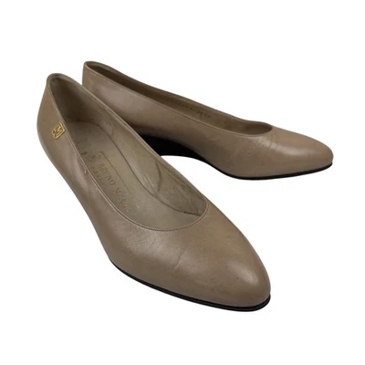 Sapatos femininos Bruno Magli tamanho 35.5 couro bege acastanhado sapatos anabela feitos na Itália - Imagem 1 de 4