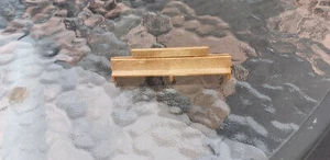 Hornby Platform  Seat - Picture 1 of 3