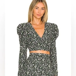 MINKPINK REVOLVE Rivera V Neck Ruched Top in Multi NWT Size M Floral Black - Picture 1 of 12