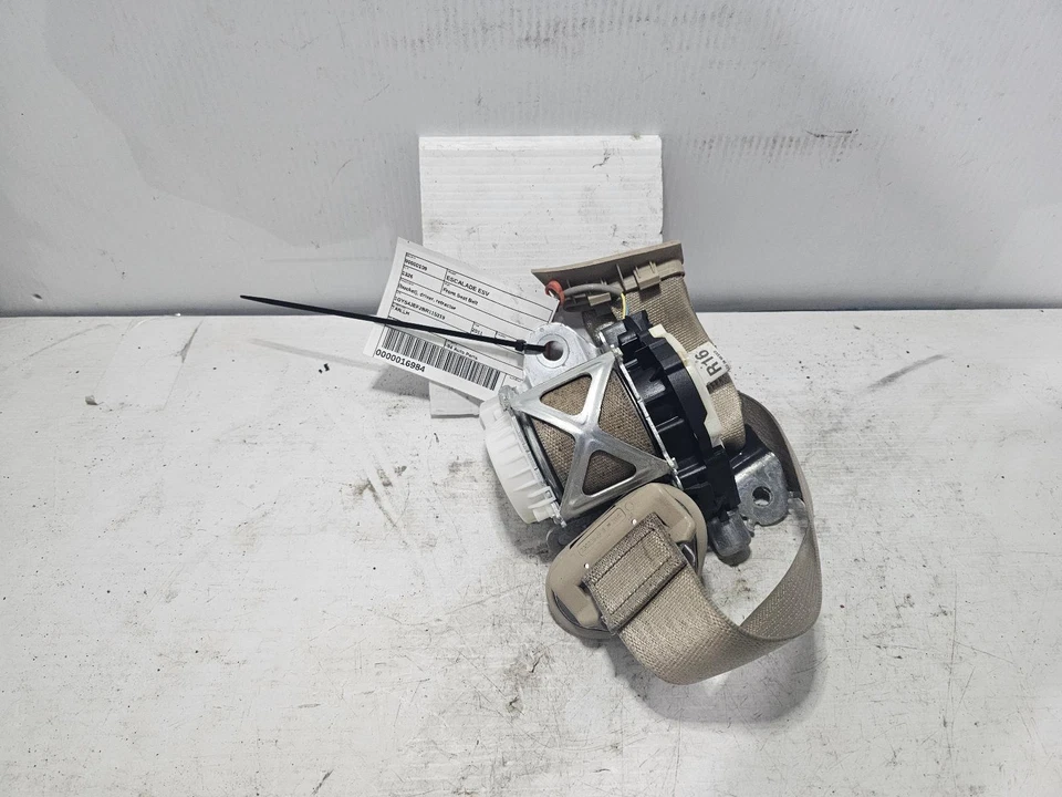 Cadillac Escalade ESV передний ремень безопасности (ковш), водитель, втягиватель 11 12 - Изображение 1 из 1