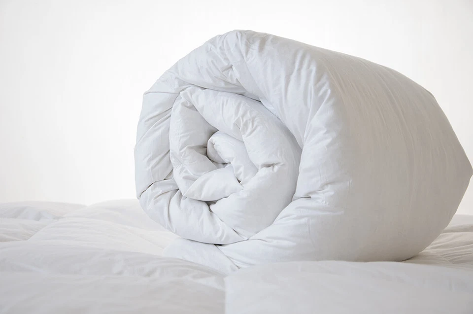 LANCASHIRE BEDDING 13.5Tog Cambric Cotton Duvet Quilt Goose Feather & Down Fill Winter Warm Bedding