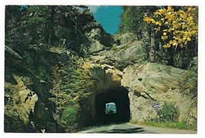 IRON MOUNTAIN TUNNEL View MT. RUSHMORE Black Hills South Dakota Postcard SD 1981 - Picture 1 of 2