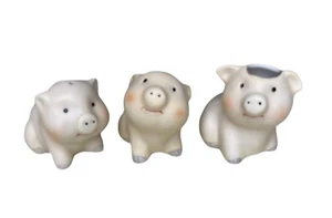 Adorable 3 Little Piggy 80s Salt & Pepper Shaker & Toothpick Holder Cottage Core - Picture 1 of 6