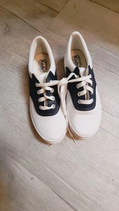 Keds Memory Foam School Days 11 Freizeit Schnürschuhe Größe 2,5 M - Bild 1 von 12