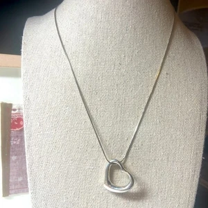 Sterling Silber Herz Anhänger an Sterling Silber Kette - Bild 1 von 7