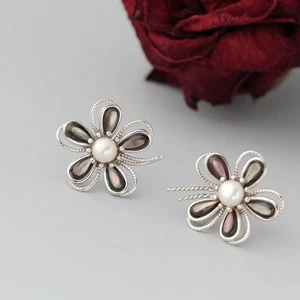 N06 Orecchini Fiore Con Perla D'Acqua Dolce E Nero Guscio Argento Sterling 925 - Foto 1 di 10