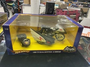 HOT WHEELS 1:12 BATMAN 1966 TV SERIES BATCYCLE & SIDE CAR - Picture 1 of 7