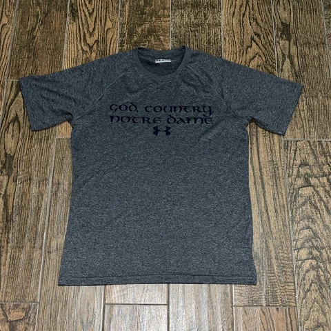 Mens God Country Notre Dame Fighting Irish Under Armour Heat Gear Loose Shirt SM Cover