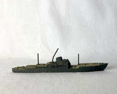 Modelo de barco crucero militar línea de flotación pintada de resina vintage hecho a mano #RS2 Foto 1 de 4