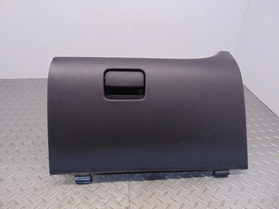 Guantera MITSUBISHI MIRAGE 14-23 OEM Foto 1 de 4