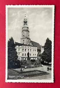Foto AK NEUSTADT in Oberschlesien um 1935 Viktoriaplatz und Kirche ( 138145 - Bild 1 von 2