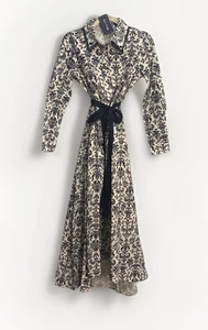 Nuevo con etiquetas Maxi Vestido Trish Scully Constance Azul Marino Damasco Talla 0 Estrás Manga Larga - Imagen 1 de 8