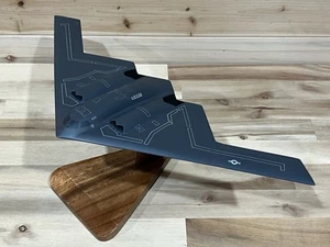 Handgefertigtes Mahagoniholz B-2 Spirit 18" Schreibtischmodell neu beschädigt (ohne Ständer) - Bild 1 von 16