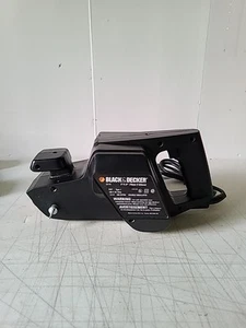 Levigatrice a nastro Black & Decker 7447 3" x 21" *120 V, 3,4 A, 600 SFPM* - Foto 1 di 9