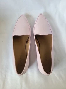 Banana Republic womens leather solid pointed toe flat shoes. size 8 Pale Pink - Picture 1 of 8