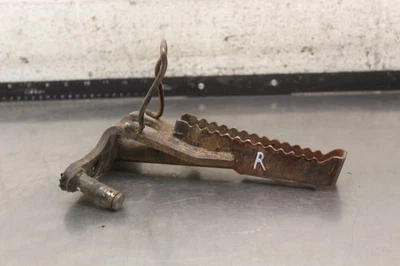 1987 Yamaha Moto 4 YFM350ER RIGHT FOOT REST PEG STEP P967 Foto 1 de 4