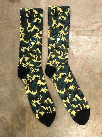 New! Milwaukee Brewers Digi Camo Crew Socks Mens Large Fits Size 6-12 MLB Green Cover