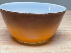 1 RARE & VINTAGE PYREX OLD ORCHARD 2 TONE BROWN Pyrex MIXING BOWL #402 1 1/2 QT - Picture 1 of 1