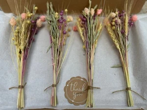 GETROCKNETE BLUMEN 4 POSY BRÄUSSE HÜBSCH ROSA & LAVENDEL HOCHZEITSGESCHENK 8 ZOLL - Bild 1 von 2