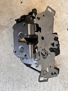 2008-2020 DODGE CHRYSLER Right Sliding Door Actuator Assembly 25000282 A2 - Picture 1 of 7