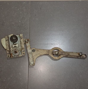 Triumph TR4 TR4A Fensterheber Links - Bild 1 von 2