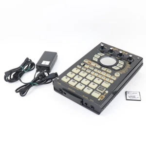Roland SP-404 schwarz limitiertes Skin-Modell Sampler Groovebox-Effekte getes... - Bild 1 von 5