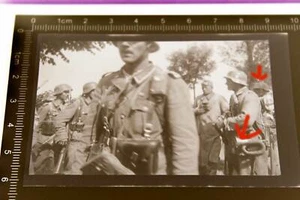 tolles altes Negativ - Soldaten auf Vormarsch ?? einer mit Trompete ?? - Bild 1 von 1