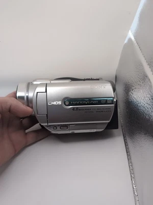 Sony Handycam DCR-DVD505 Camcorder Tested Working w/ Bag (No Charger/SD Card) - Image 1 of 4