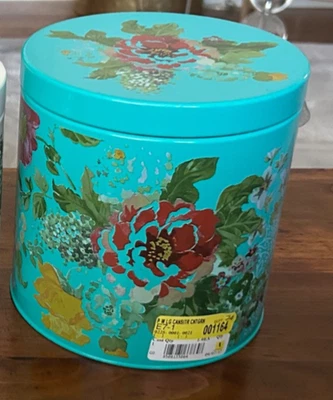 NUEVO Pioneer Woman GRAN BOTE DE METAL DE JARDÍN RURAL * Limpieza NUEVO PW Stash Foto 1 de 4