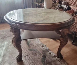 Antiker Couchtisch mit Mamorplatte - Bild 1 von 8