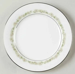 Piatto insalata Trilby di NORITAKE Japan 8 3/8 pollici nuovo - Foto 1 di 1