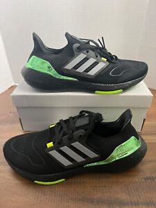 New Adidas Men’s UltraBoost 22 Shoes Sneakers Men’s Green Black GX5917