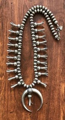 COLLAR CALABAZA FORJADO con COLGANTE NAJA por Dennis Hogan... Foto 1 de 4