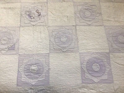 Colcha de corte vintage 86' x 71" lavanda e branca costurada à mão artesanato diário - Imagem 1 de 4