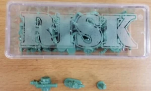 Risk 1998 Board Game Replacement Pieces Parts Green Army - Missing 3 Infantry - Picture 1 of 3