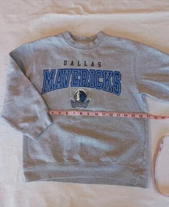 Dallas Maveriks Kids Sweatshirt Sz 8/10 Gray Fleece Crew Neck - Picture 1 of 3