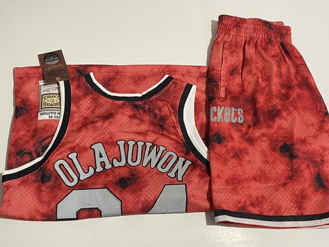Houston Rockets Hakeem Olajuwon Mitchell & Ness Red 1993/94 Galaxy Swingman Sz M Cover