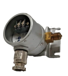 LINIAX  PRESSURE TRANSMITTER NK TYPR TEST NO.83A120 - Picture 1 of 6