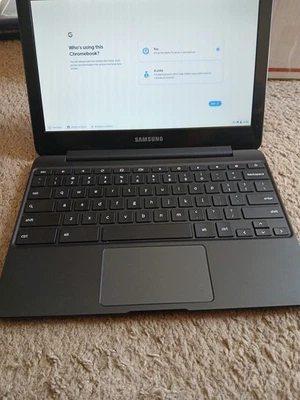 Samsung Chromebook XE500C13-K04US 4gb,16gb eMMC, intel Celeron n3060 1.6ghz - Image 1 of 4