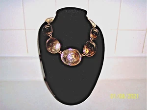 Elizabeth Taylor E Monogram Necklace Gold Hammered Circles - Picture 1 of 6