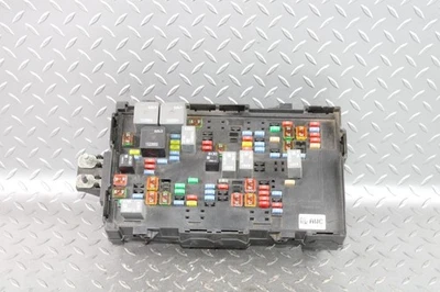 10-14 Tahoe Electronic Motor Engine Fuse Relay Power Distribution Box Housing OE Foto 1 de 4
