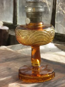Beautiful Dark Amber ALADDIN Washington Drape Table Lamp - Picture 1 of 11