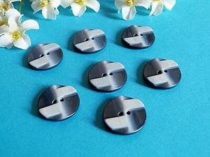 840BBIS Stunning Buttons " Geometry " Blue off-White Lot 7 Buttons Ép. 1970 - Picture 1 of 3