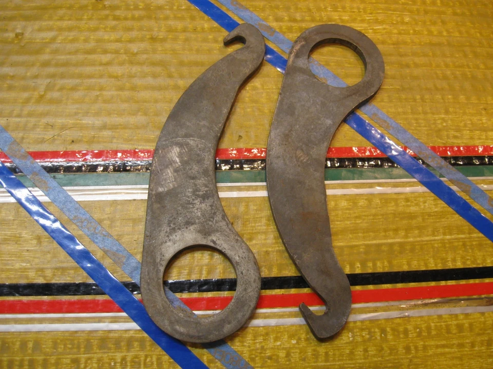 1933-6 Packard Std/SU Brake Shoe Actuating Cam Lever Arm.  Pair. - Image 1 of 1